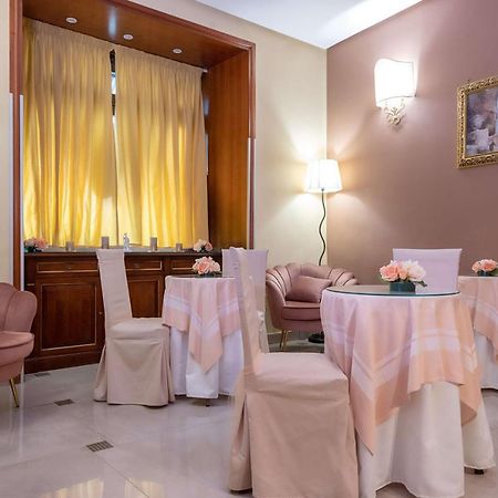 Hotel Suite Ares Неаполь Экстерьер фото