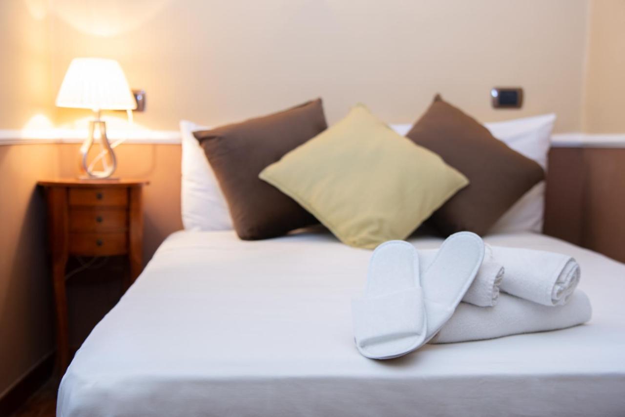 Hotel Suite Ares Неаполь Экстерьер фото