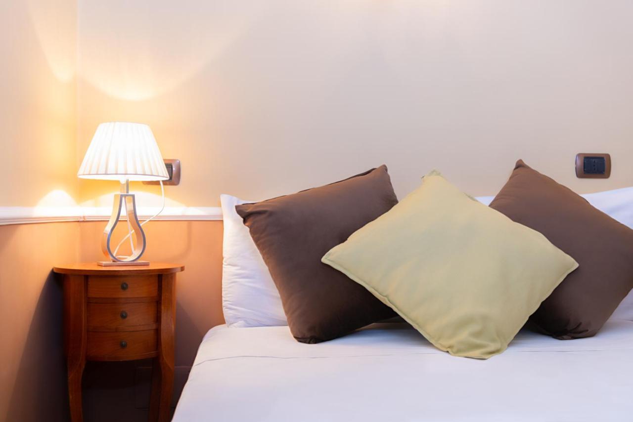 Hotel Suite Ares Неаполь Экстерьер фото