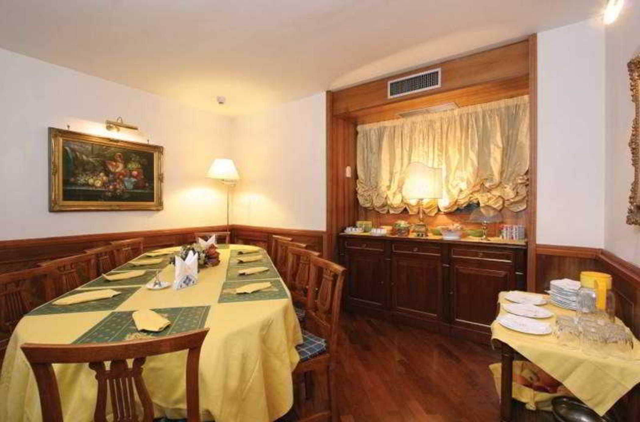 Hotel Suite Ares Неаполь Ресторан фото