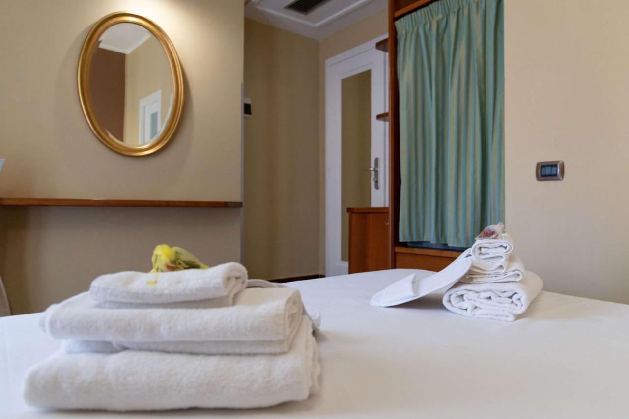 Hotel Suite Ares Неаполь Экстерьер фото